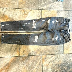 Charcoal gray kancans